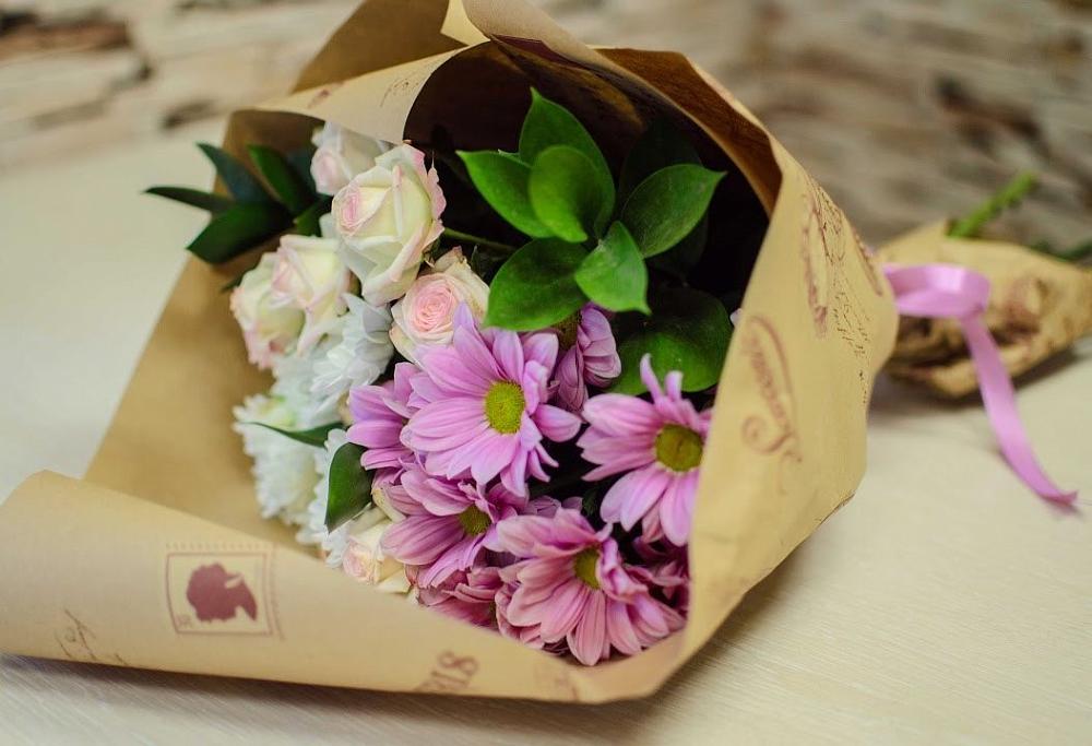 Букет цветов из: Розы и Хризантемы в Приближной