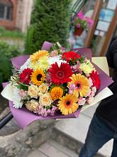 Букет цветов из:  Герберы, Ромашки, Хризантемы, Розы и Подсолнухи #REPLACE_PRED# Приближной