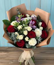 Букет цветов из:  Розы и Альстромерии #REPLACE_PRED# Приближной