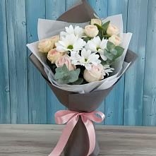 Букет цветов из:  Хризантемы и Розы #REPLACE_PRED# Приближной