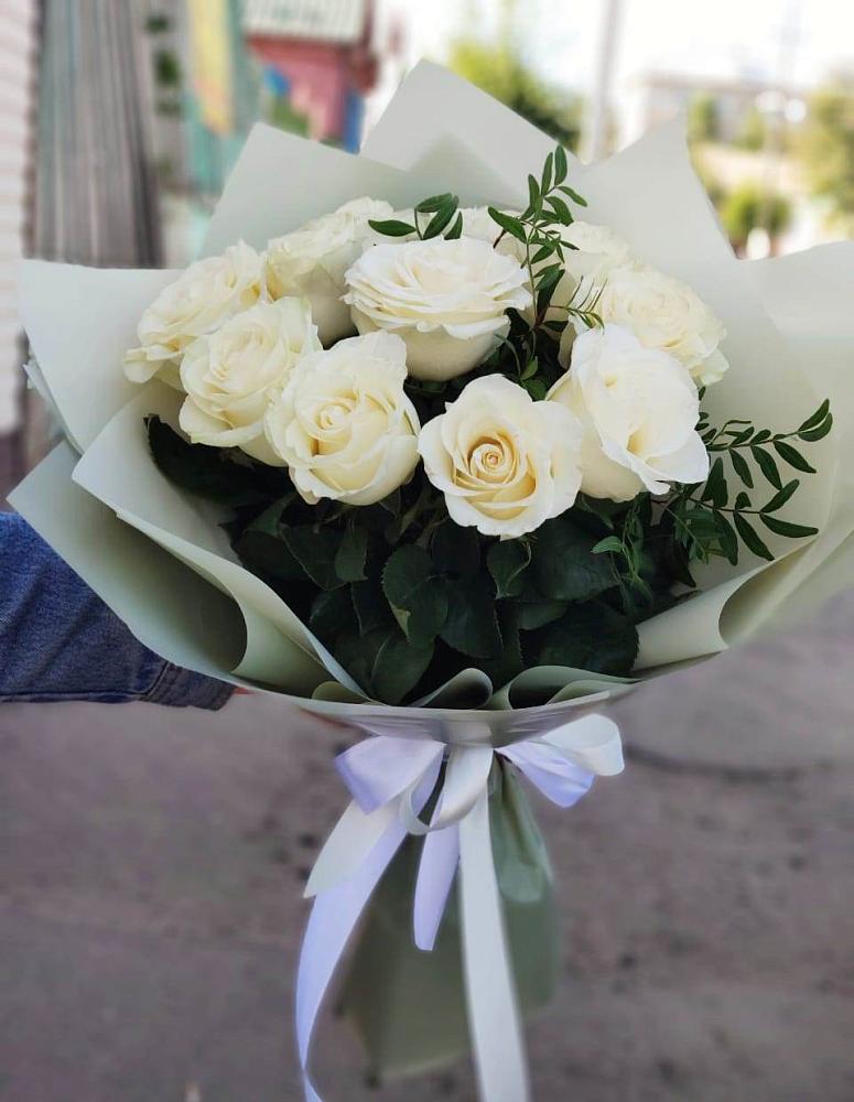 Букет Белые розы Проуд в Приближной