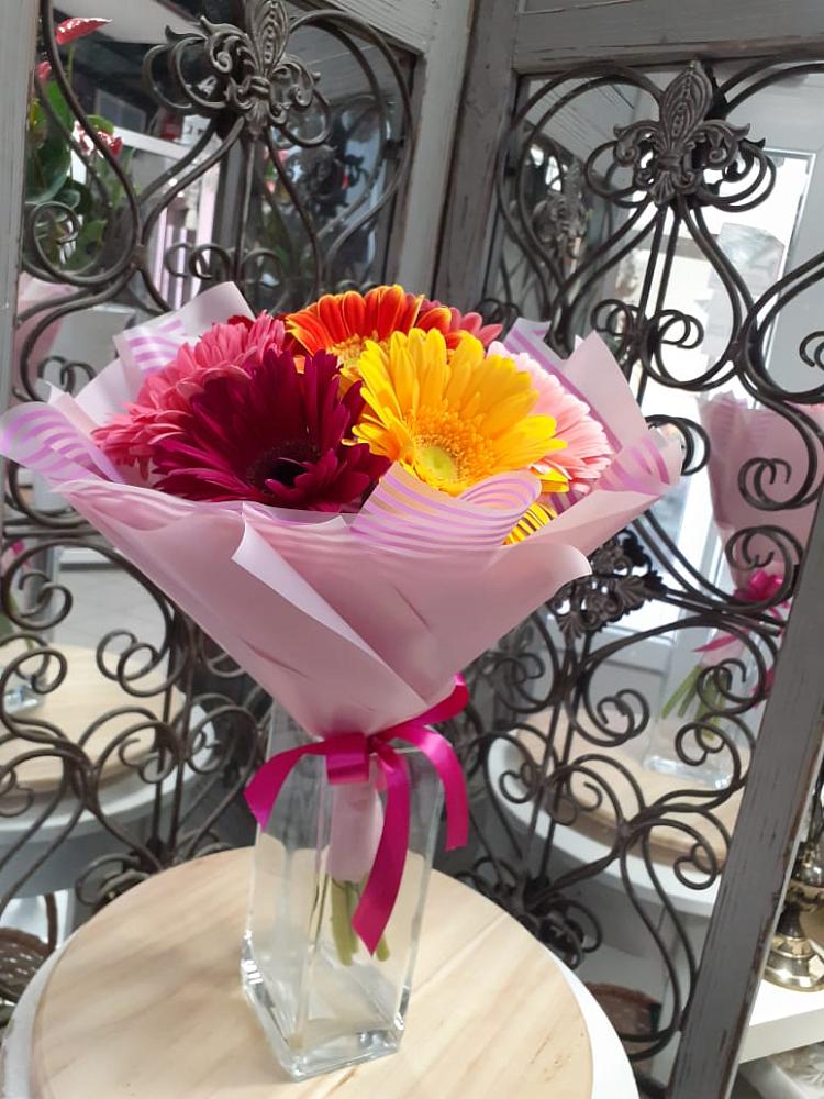 Букет цветов из: Герберы в Приближной