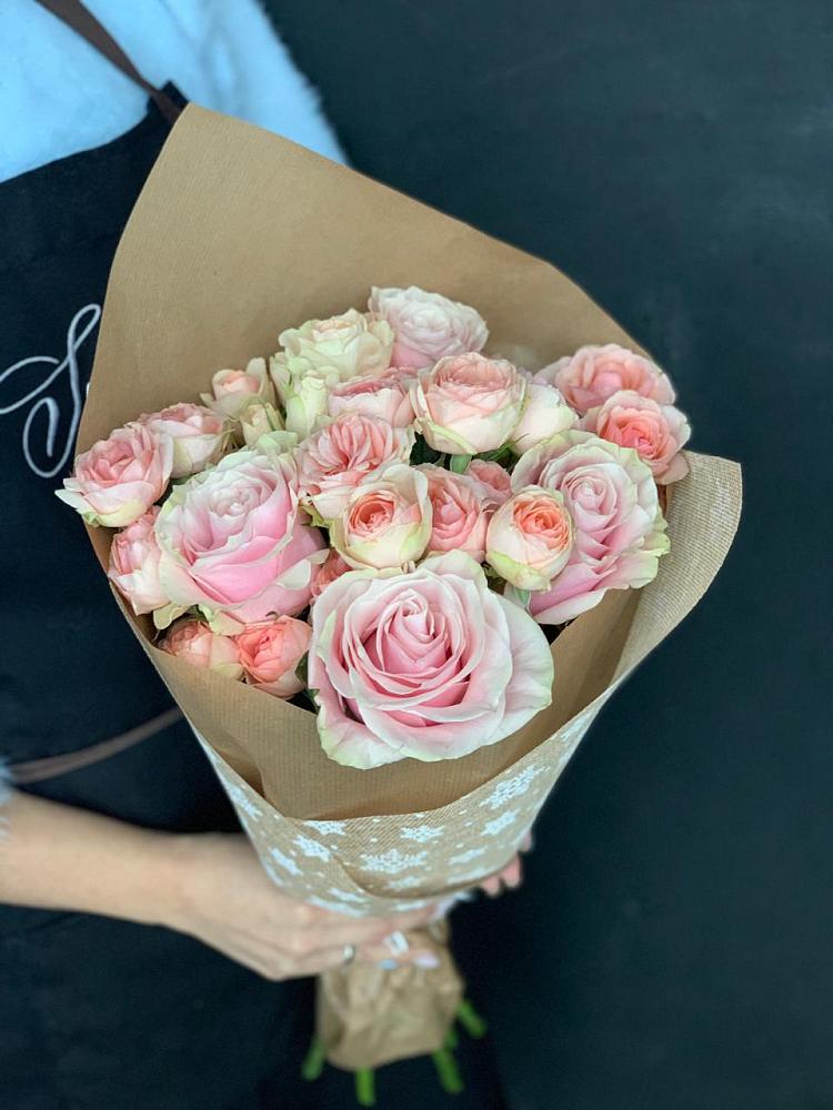 Букет цветов из: Хризантемы и Розы в Приближной