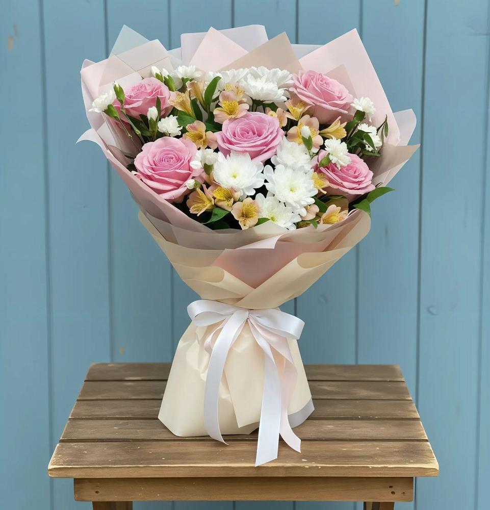 Букет цветов из: Гвоздики, Орхидеи и Розы в Приближной