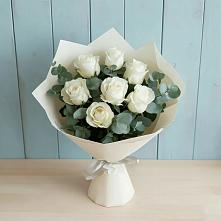 Букет Белые розы в Эвкалипте в Приближной
