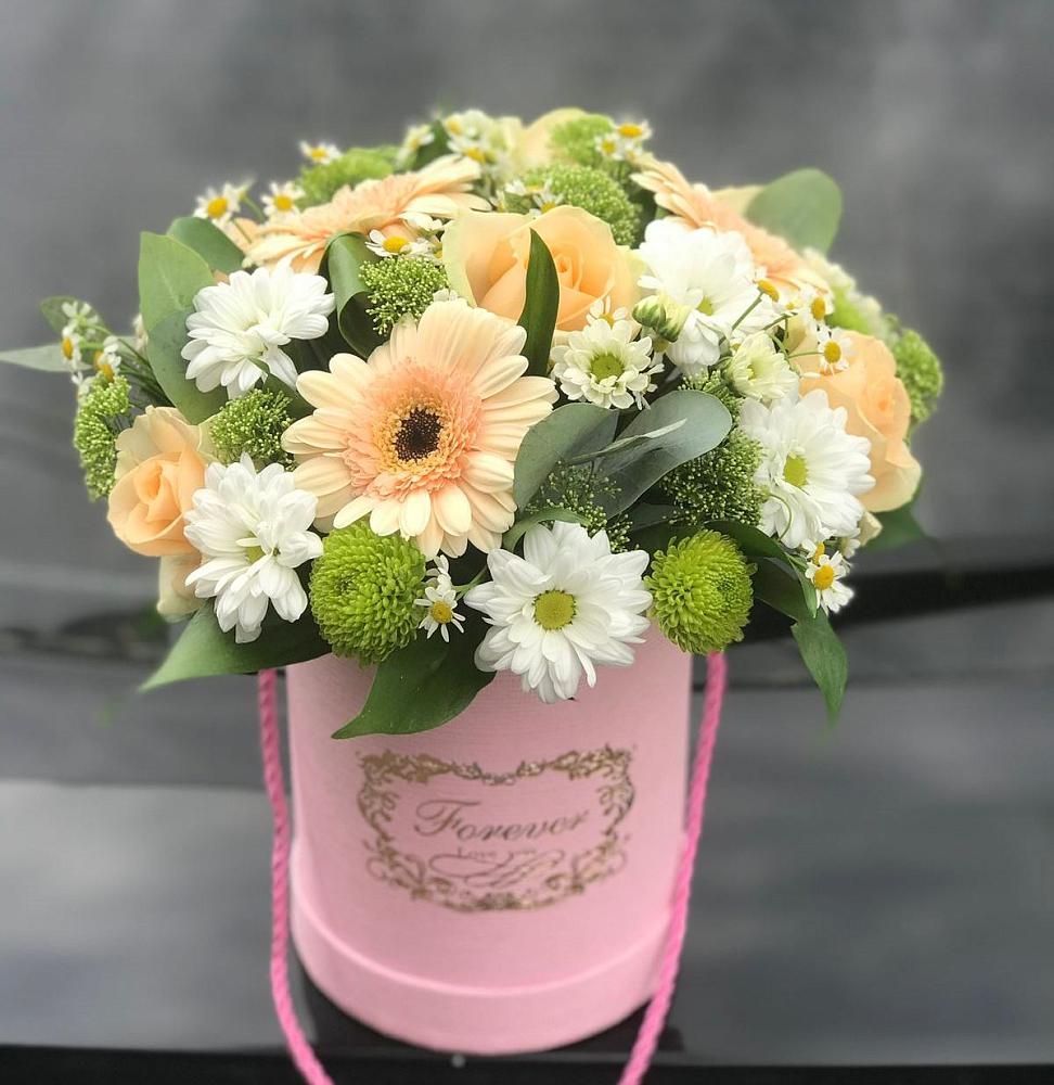 Цветочная композиция из Розы, Герберы и Хризантемы в шляпной коробке в Приближной