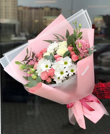 Букет цветов из: Розы, Лизиантусы и Хризантемы в Приближной