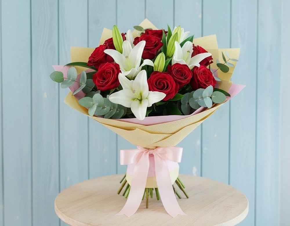 Букет цветов из: Лилии и Розы в Приближной